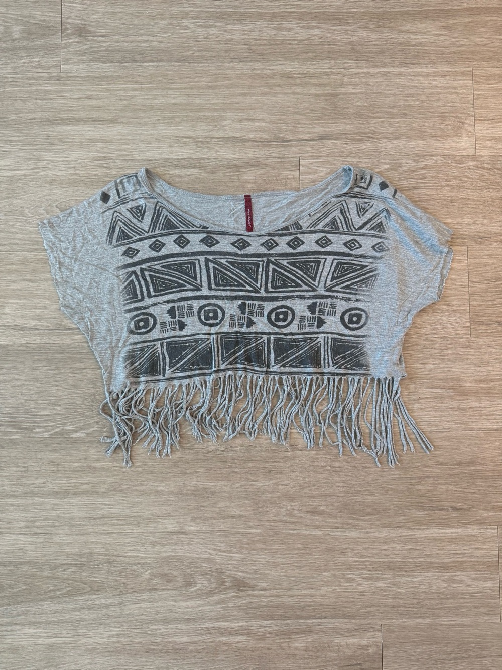 Vintage Miss Royal T Fringe Hem Aztec Geo Print Crop Top in Gray, Size Small